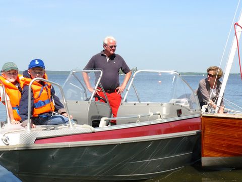 YSTM Motorboot Dolly